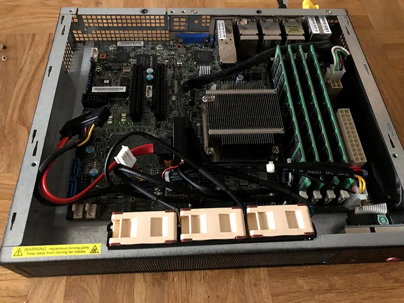 Supermicro SYS-E300-8D-8